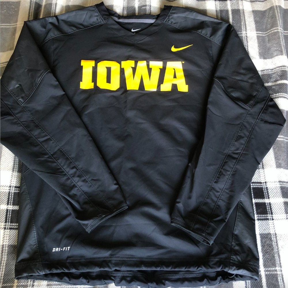 University of Iowa Hawkeyes windbreaker